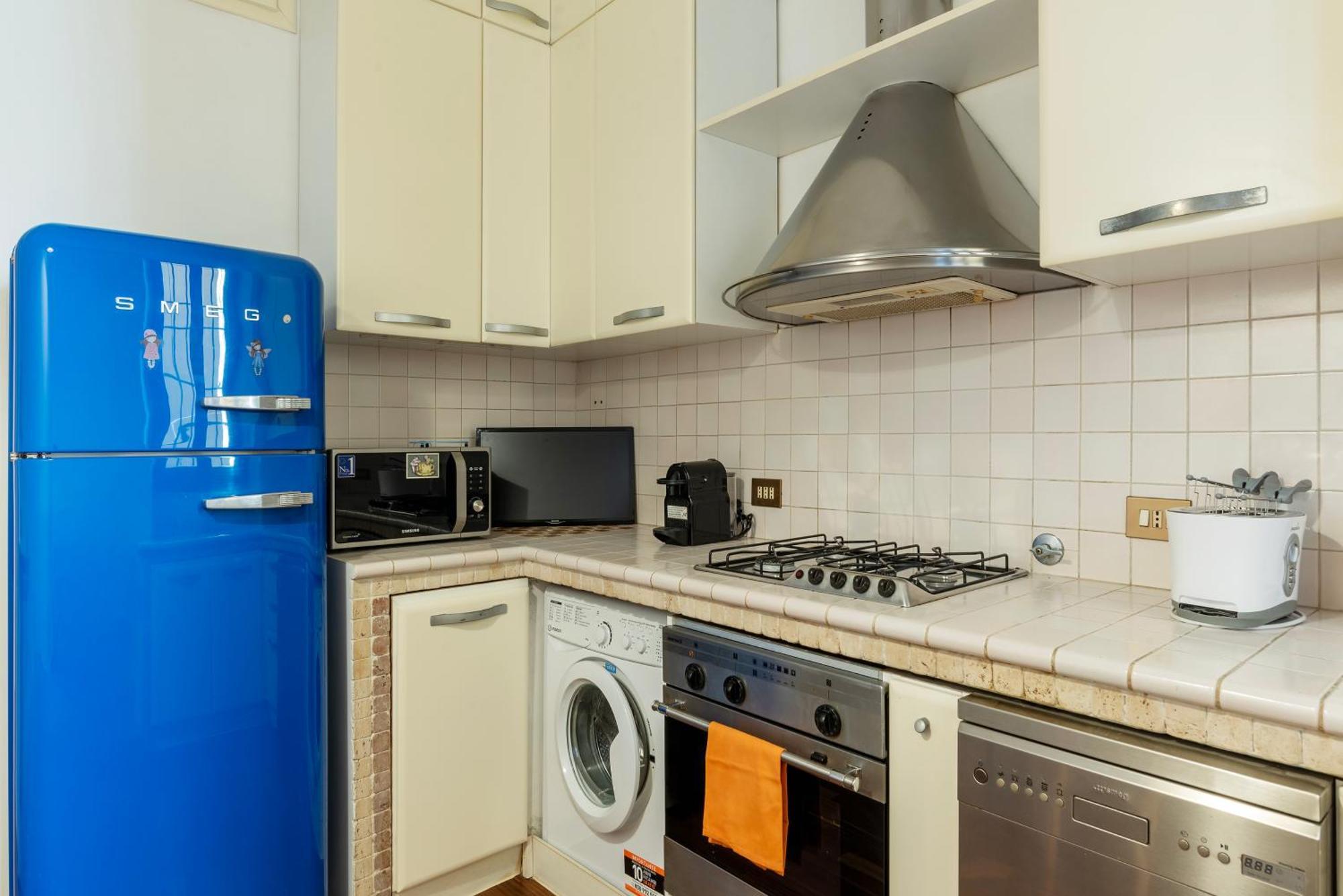 A Stone's Throw From The Colosseum! Apartamento Roma